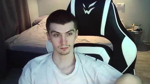 Snapshot of ice_raf chatting on 01.22.25 MAX online show from 01.22.25