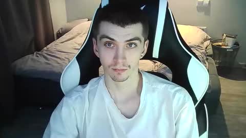 Snapshot of ice_raf chatting on 01.22.25 MAX online show from 01.22.25