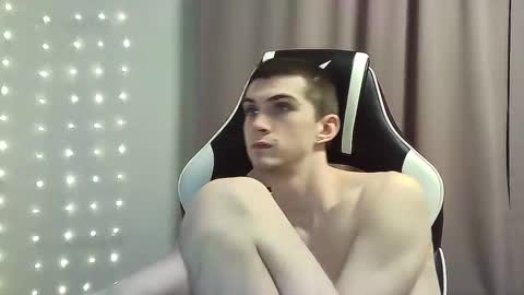 Snapshot of ice_raf chatting on 01.27.25 MAX online show from 01.27.25