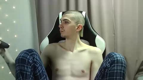 Snapshot of ice_raf chatting on 01.30.25 MAX online show from 01.30.25