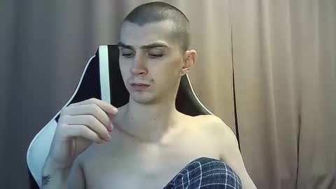 Snapshot of ice_raf chatting on 02.03.25 MAX online show from 02.03.25