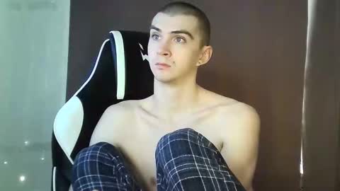 Snapshot of ice_raf chatting on 02.04.25 MAX online show from 02.04.25