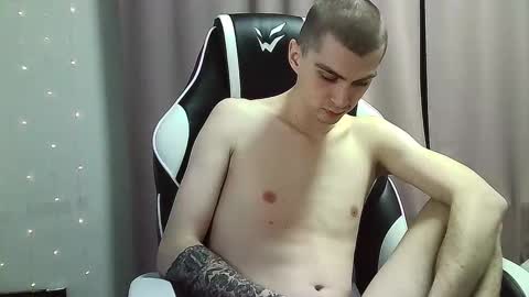 Snapshot of ice_raf chatting on 02.04.25 MAX online show from 02.04.25