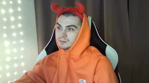 Snapshot of ice_raf chatting on 02.07.25 MAX online show from 02.07.25