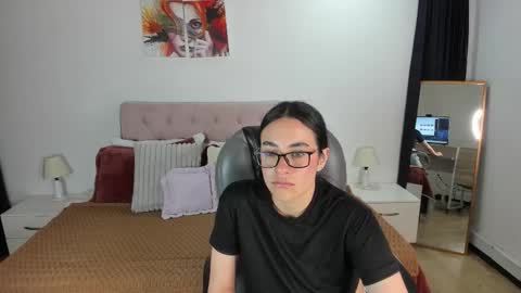 Icy online show from 11.02.25