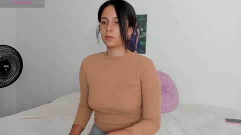 Snapshot of idarazanin24 chatting on 01.16.25 Idara Zanin online show from 01.16.25