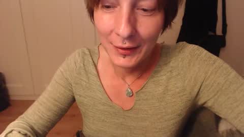 Snapshot of ifk_donkeysfr chatting on 09.10.25 Ifk Donkeys online show from 09.10.25