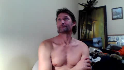 Snapshot of ifoundthegspot chatting on 01.10.25 Darthmark420 online show from 01.10.25