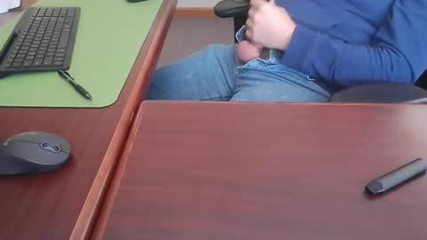 Snapshot of ifuk1stdate chatting on 12.06.24 Hung office Stud online show from 12.06.24