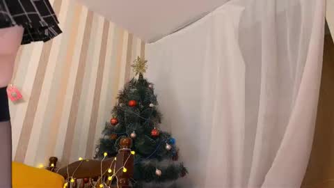 Emmy  help me reach 100 thumbs up online show from 01.09.26