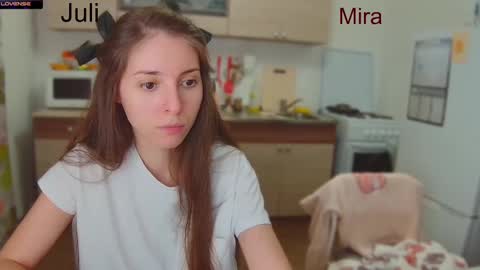 Snapshot of ihavepaws33 chatting on 01.07.25 Julia and Mira online show from 01.07.25