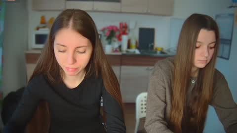 Snapshot of ihavepaws33 chatting on 02.03.25 Julia and Mira online show from 02.03.25