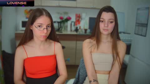 Snapshot of ihavepaws33 chatting on 02.08.25 Julia and Mira online show from 02.08.25