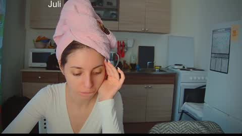 Snapshot of ihavepaws33 chatting on 02.09.25 Julia and Mira online show from 02.09.25