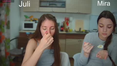 Snapshot of ihavepaws33 chatting on 02.22.25 Julia and Mira online show from 02.22.25