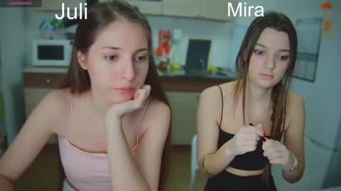 Snapshot of ihavepaws33 chatting on 03.04.25 Julia and Mira online show from 03.04.25