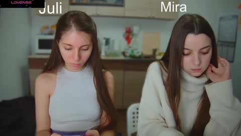 Snapshot of ihavepaws33 chatting on 03.05.25 Julia and Mira online show from 03.05.25