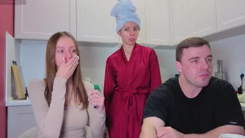 Snapshot of ihavepaws33 chatting on 10.23.25 Julia and Mira online show from 10.23.25