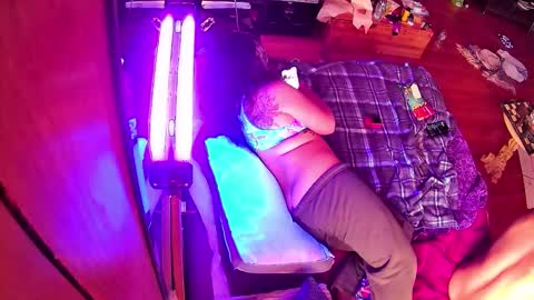 ike6oodnigh online show from 12.15.25