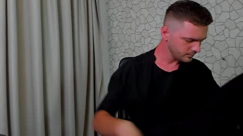 IkerGale online show from 10.08.25