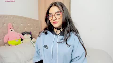 Snapshot of iki_mei chatting on 02.26.25 Maria online show from 02.26.25