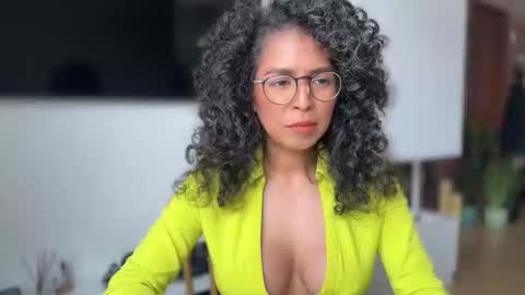 Kloe online show from 11.18.25