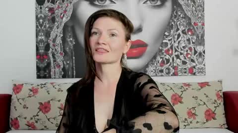 Snapshot of illegalbeauty87 chatting on 04.17.26 Ingrid or more easier...Miss GoDDess Mistress online show from 04.17.26
