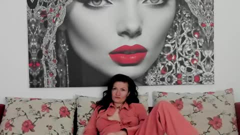 Snapshot of illegalbeauty87 chatting on 04.25.26 Ingrid or more easier...Miss GoDDess Mistress online show from 04.25.26