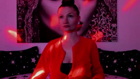 Snapshot of illegalbeauty87 chatting on 05.18.26 Ingrid or more easier...Miss GoDDess Mistress online show from 05.18.26