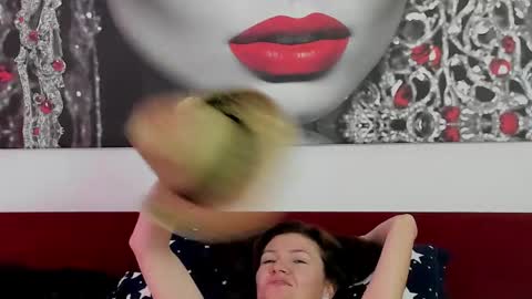 Snapshot of illegalbeauty87 chatting on 05.25.26 Ingrid or more easier...Miss GoDDess Mistress online show from 05.25.26
