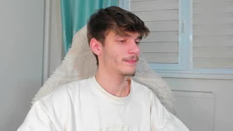 Snapshot of illusions888 chatting on 02.05.25 D-Illusion online show from 02.05.25