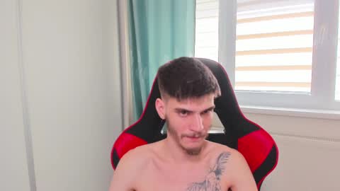 Snapshot of illusions888 chatting on 03.10.25 D-Illusion online show from 03.10.25