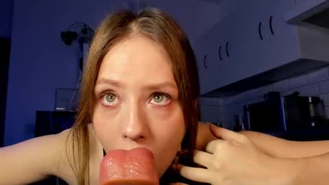 Snapshot of ilona_curly chatting on 02.20.26 ilona curly online show from 02.20.26