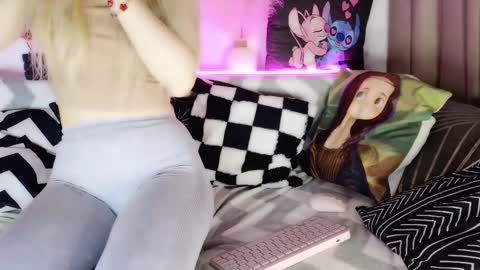 nicollee online show from 03.11.25