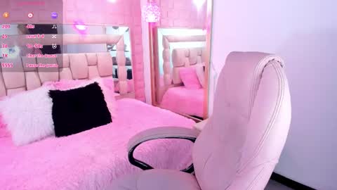 Snapshot of im__angelica chatting on 11.24.25 Ange online show from 11.24.25