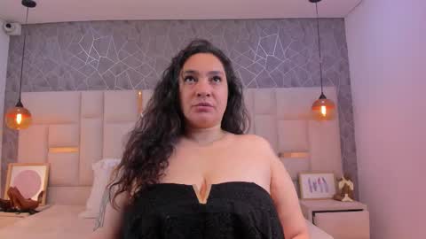 Alaya online show from 11.12.25