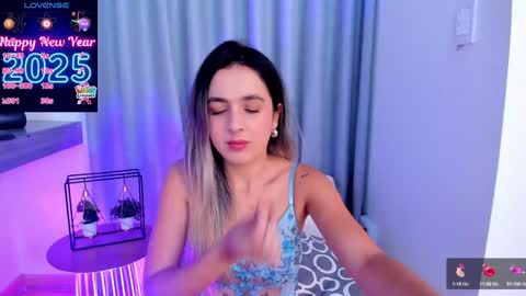 Snapshot of im_antonia chatting on 01.11.25 LUCY online show from 01.11.25