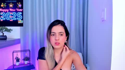 Snapshot of im_antonia chatting on 01.12.25 LUCY online show from 01.12.25