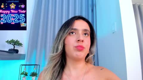 Snapshot of im_antonia chatting on 01.20.25 LUCY online show from 01.20.25