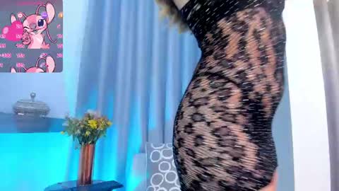 Snapshot of im_antonia chatting on 02.10.25 LUCY online show from 02.10.25
