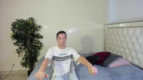 IM EMILIANOLUX online show from 10.16.25