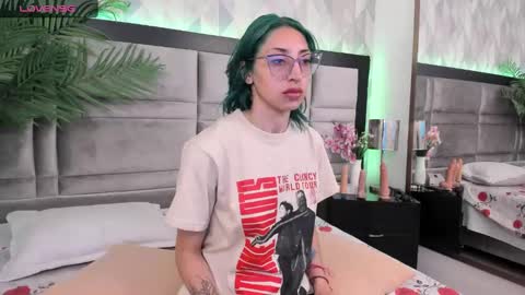 Snapshot of im_gaia chatting on 01.18.25 Im Gaia online show from 01.18.25