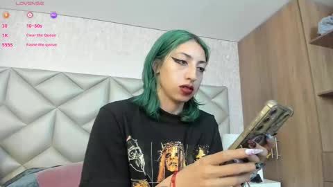 Snapshot of im_gaia chatting on 12.01.25 Im Gaia online show from 12.01.25