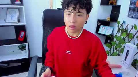 Snapshot of im_mathias chatting on 10.23.25 mathias online show from 10.23.25