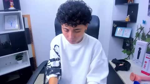 Snapshot of im_mathias chatting on 11.19.25 mathias online show from 11.19.25