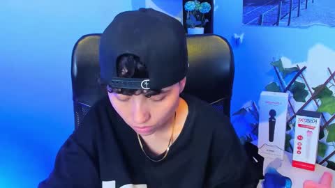 Snapshot of im_mathias chatting on 12.21.25 mathias online show from 12.21.25