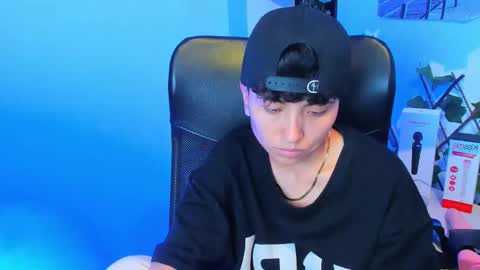 Snapshot of im_mathias chatting on 12.21.25 mathias online show from 12.21.25