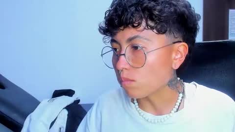 Snapshot of im_mathias chatting on 02.17.26 mathias online show from 02.17.26