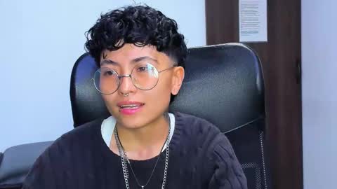 Snapshot of im_mathias chatting on 02.22.26 mathias online show from 02.22.26