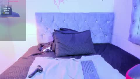 Mia online show from 03.24.26